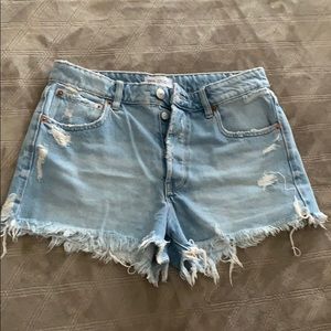Mid rise jean short